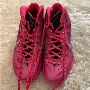 NIKE HYPERDUNK 2014 Breast Cancer Edition